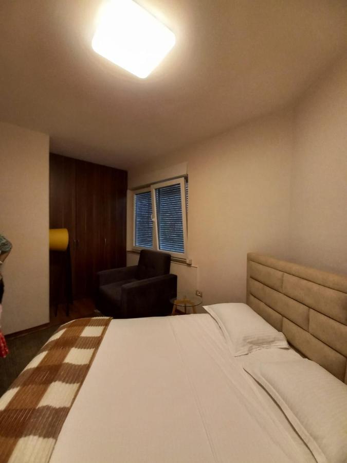 Penthouse Rooms & Aparts Тирана Экстерьер фото