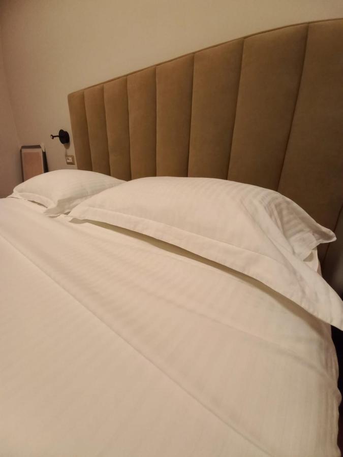 Penthouse Rooms & Aparts Тирана Экстерьер фото