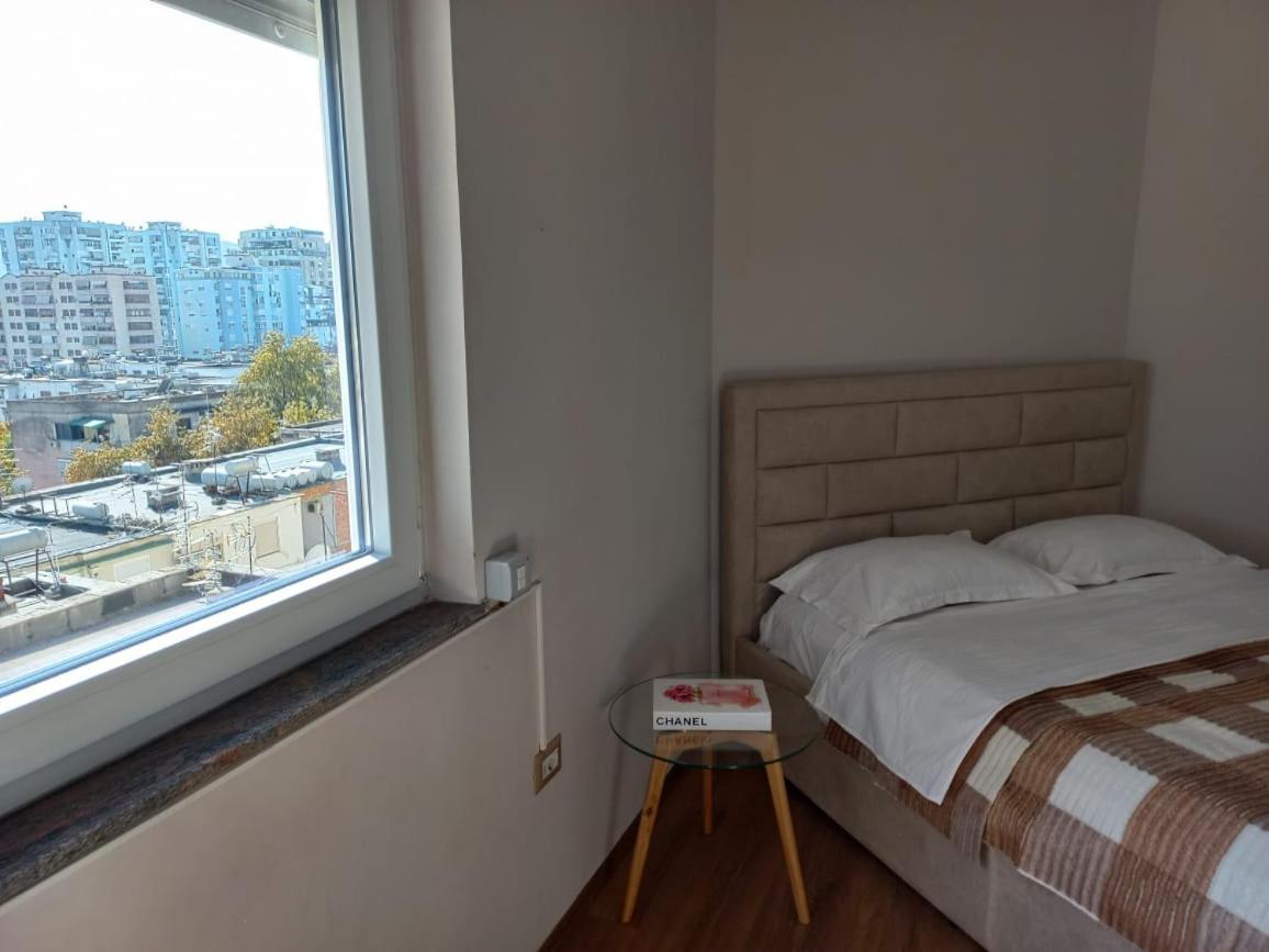 Penthouse Rooms & Aparts Тирана Экстерьер фото