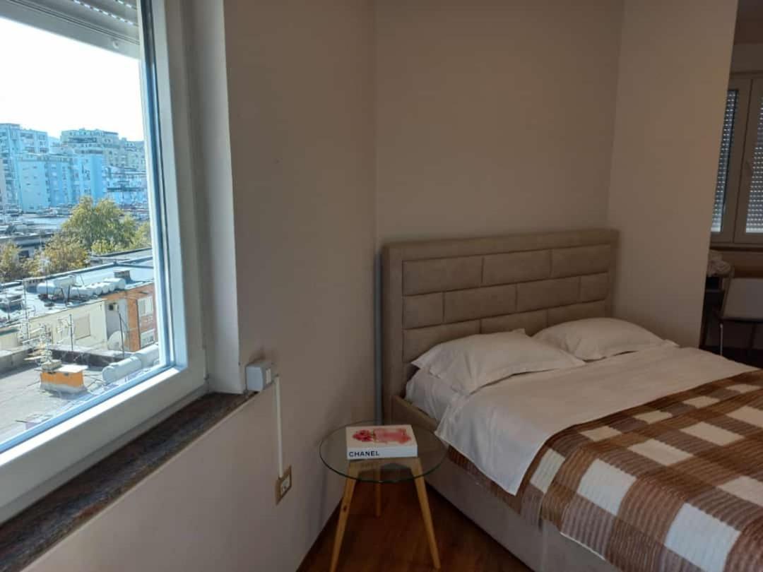 Penthouse Rooms & Aparts Тирана Экстерьер фото