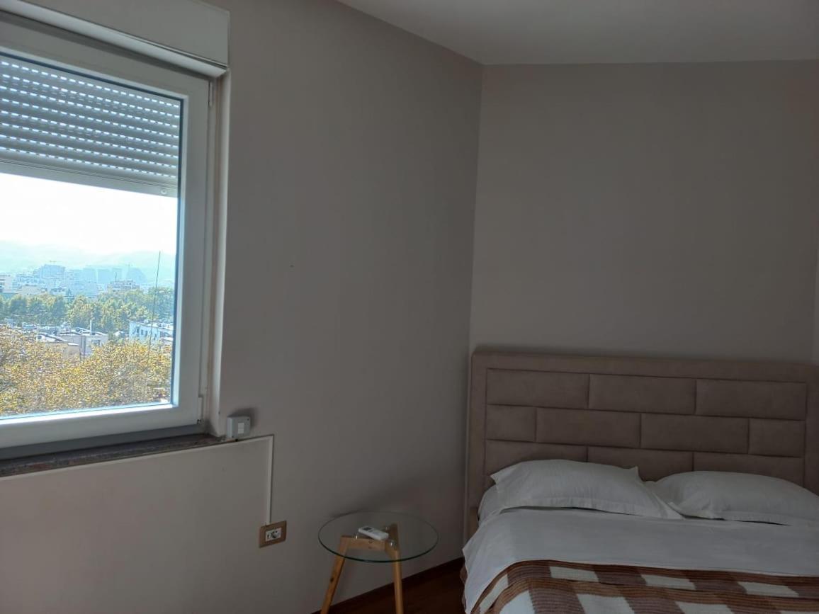Penthouse Rooms & Aparts Тирана Экстерьер фото